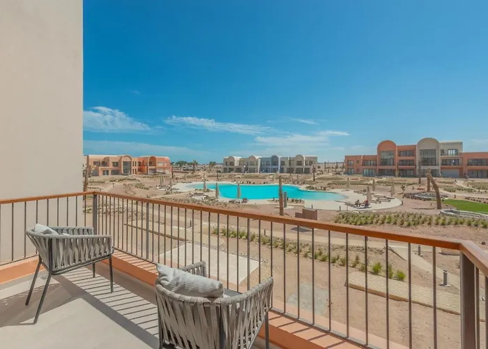 Sophisticated 1br 1,5 Bath Duplex - Kamaran El Gouna, Pool View & Access
