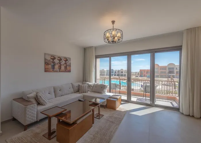 Sophisticated 1br 1,5 Bath Duplex - Kamaran El Gouna, Pool View & Access شقة الغردقة
