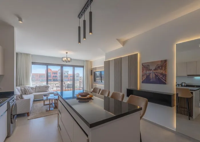 Sophisticated 1br 1,5 Bath Duplex - Kamaran El Gouna, Pool View & Access شقة الغردقة