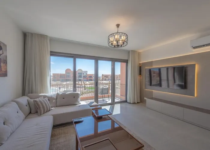 Sophisticated 1br 1,5 Bath Duplex - Kamaran El Gouna, Pool View & Access شقة *